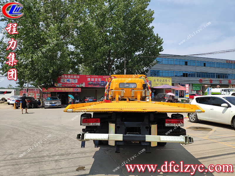程力集團(tuán)東風(fēng)D8清障車(chē)